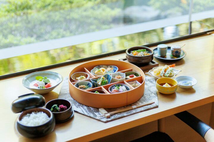 京都・岡崎でちょっと贅沢なお弁当ランチ＆庭園ビューを♪「京野菜と炭火料理 庵都」