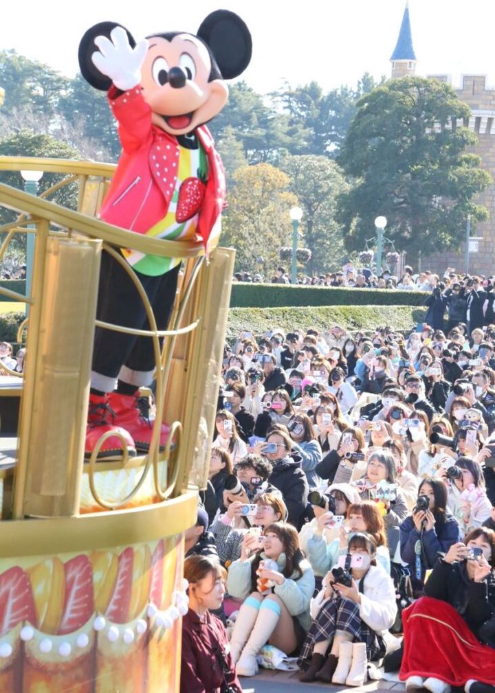 17日、東京ディズニーリゾート公式アカウントはXを更新し、2026年4月から2027年3月までのイベントの年間スケジュールを公開しました。