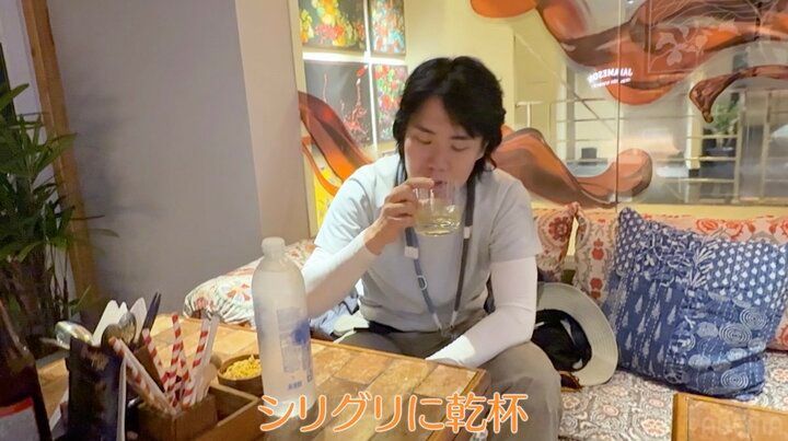 【写真・画像】令和ロマンくるま、インドのバーに大興奮！シーシャも堪能「すみません、電通の飲み方をしてしまいました」 2枚目