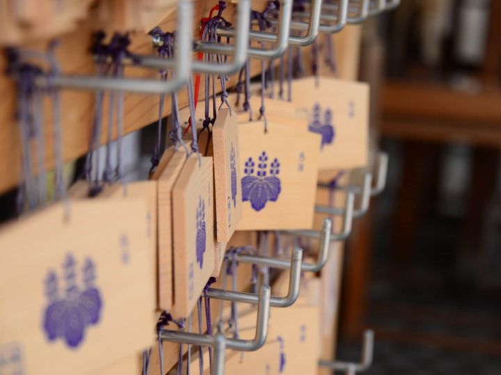 All About ニュース編集部が全国250人を対象に実施した「御朱印に関するアンケート」の調査結果から、好き＆いただきたい「青森県の御朱印」ランキングを発表！ 2位「廣田神社」を抑えた1位は？ （サムネイル画像出典：PIXTA）