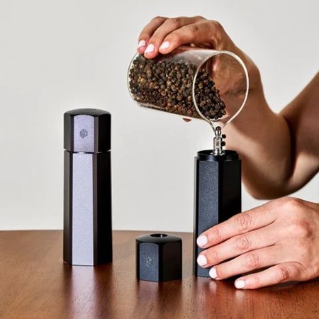 HexCladから「HexMill ソルト＆ペッパーミル」登場！理想の粒度を選択可能