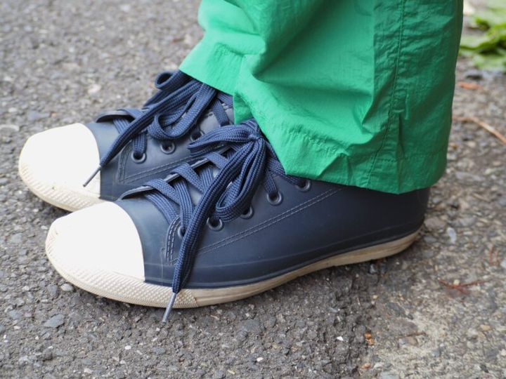 モズのスニーカー