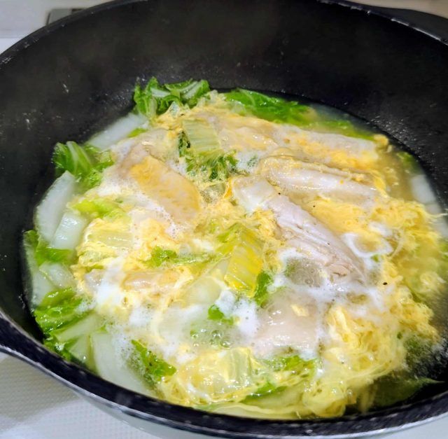 溶き卵を入れる