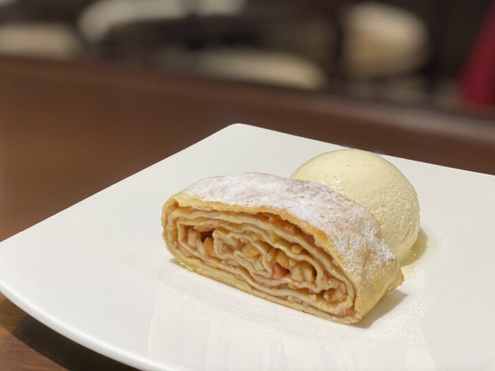 名建築の意匠を再現したレトロビルで中欧の食文化を体感！中之島にある「Cafe AMADEUS STORY」