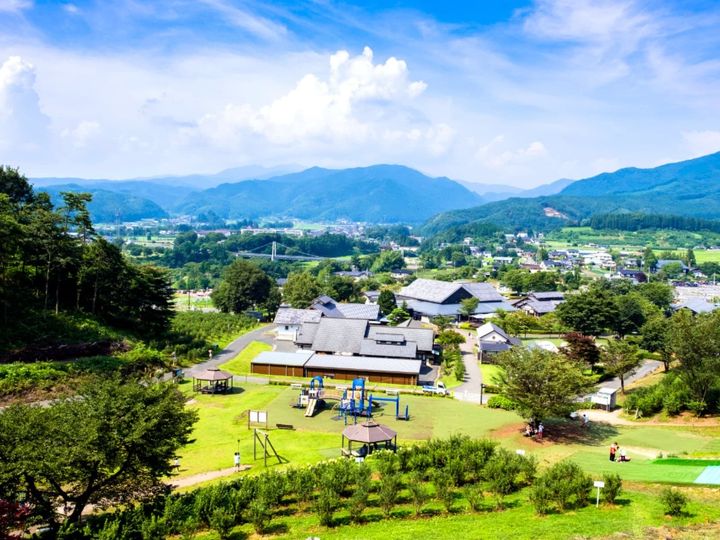 All About ニュース編集部が全国250人を対象に実施した子連れで行きたい道の駅のアンケート調査結果から、子連れで行きたいと思う「群馬県の道の駅」ランキングを発表！ 2位「川場田園プラザ（利根郡川場村）」を抑えた1位は？
