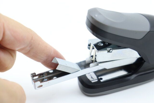 ホッチキス（黒、省力タイプ） リロード