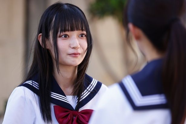 美咲の親友、皐月 [c]2025 「とれ！」製作委員会