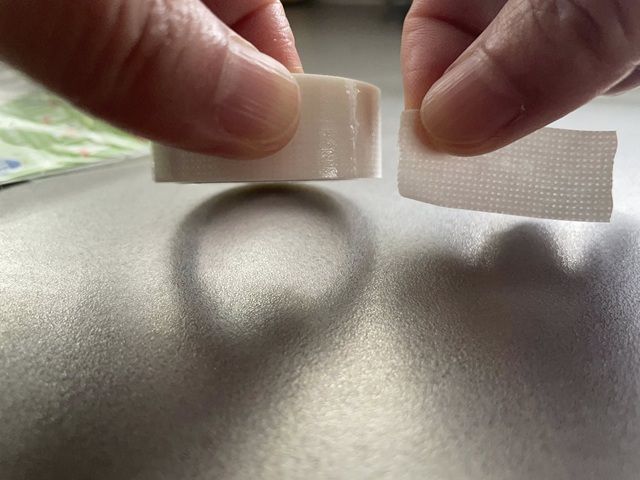 ダイソーの「キッチン用ラベルテープ（PITTA PETTA）」手で切れる