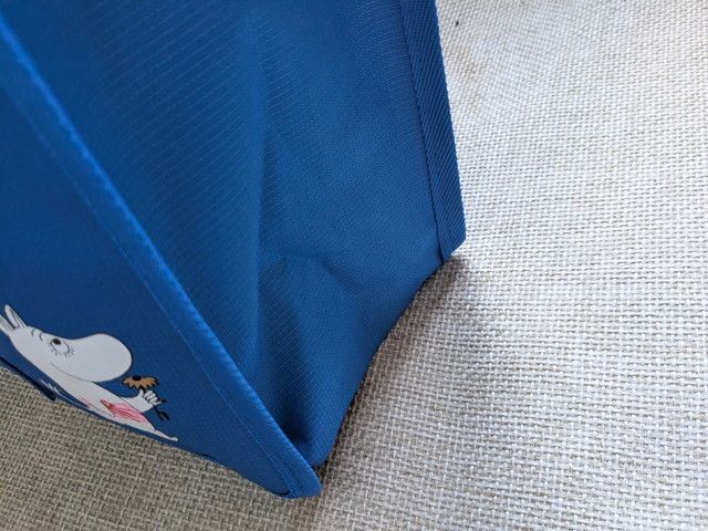 ムーミン松屋銀座ショッピングトートのしっかり自立するマチ部分