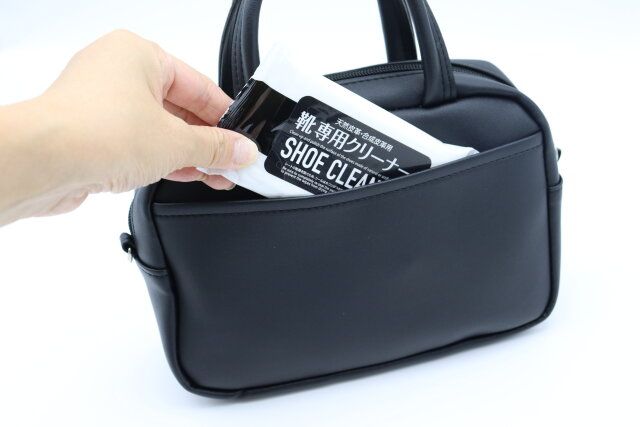 ダイソーの靴専用クリーナー ハンディタイプはミニサイズで持ち運びに便利