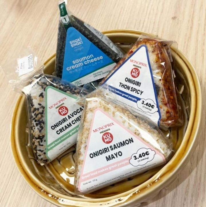 スーパーのおにぎり。なぞの酢飯！