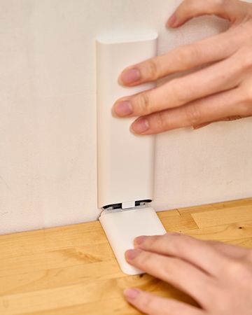 地震被害に備えた家具転倒防止補助金具「ストップ！Lくん」新発売