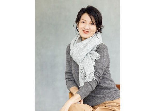 首元のボリュームで小顔効果も！「ワンループ巻き」