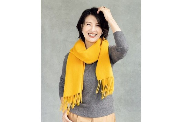 縦長シルエットですらりと見える「エディター巻き」