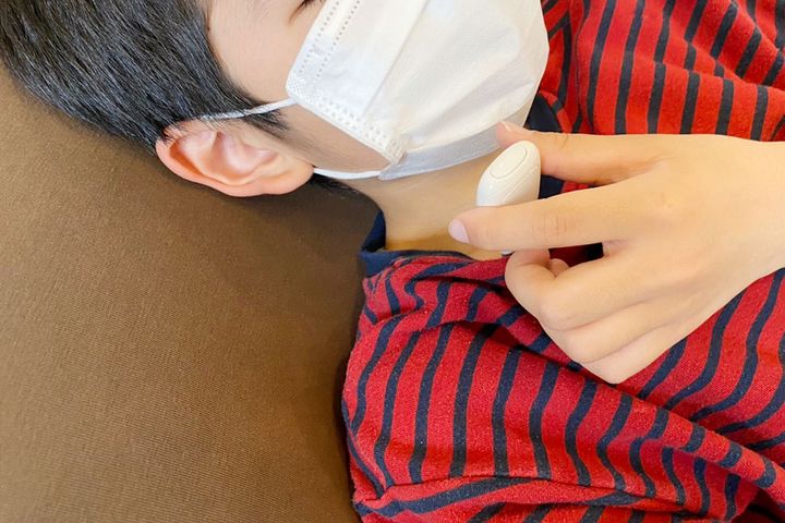 高熱の子を一人にせざるを得なかった数十分の隙