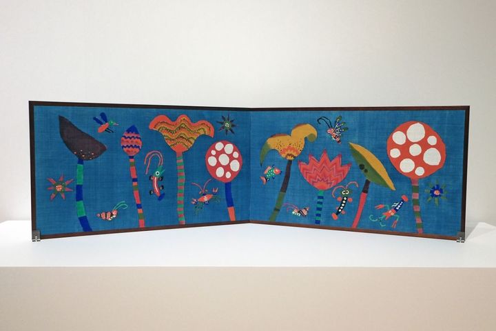 柚木沙弥郎 《型染水辺文二曲屏風》1995年 個人蔵