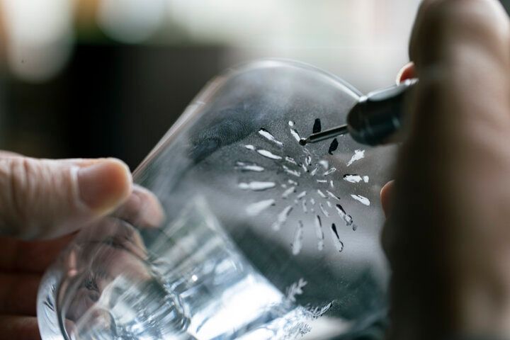 自分だけのグラスづくり体験「ちいさな硝子の本の博物館」