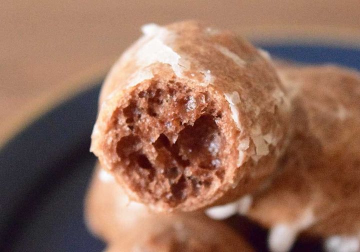 ポン・デ・ショコラの生地には、ショコラの風味がたっぷり。