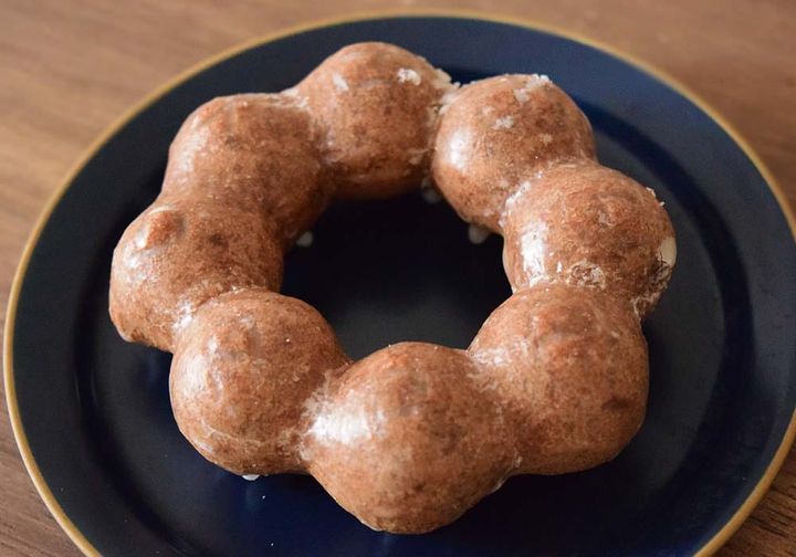 口に入れるとほどよくザクッとした食感とひかえめな甘さが感じられます。