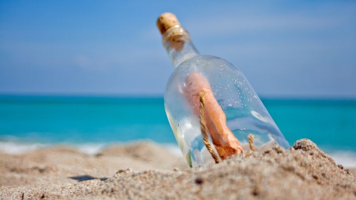 浜辺で拾ったボトルメッセージは109年前のものだった