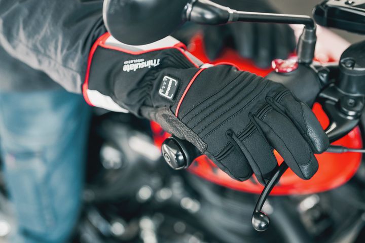 着ぶくれ知らず！南海の電熱スマートインナーと最新グローブで冬ツーリングを攻略