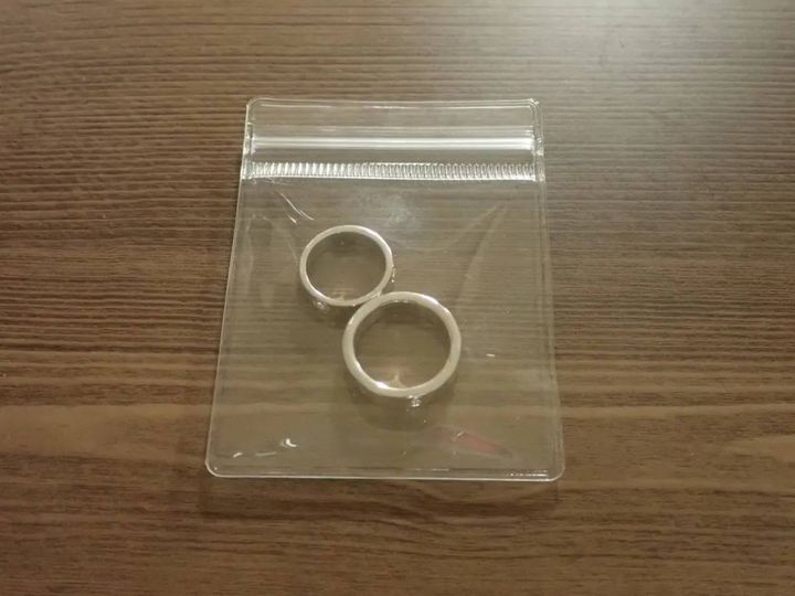 DAISO(ダイソー)：アクセサリー収納袋(8枚)