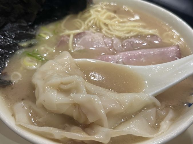 中洲川端きりん 全部載せ豚骨ラーメン