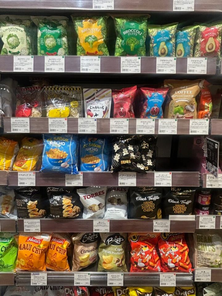 スナック類もおいしそうなものが揃う！