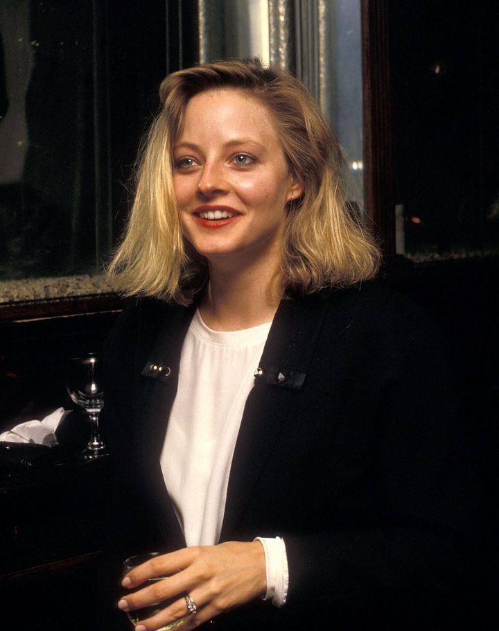 1988年8月24日にニューヨーク市のクラブMKで開催されたアンディ・ウォーホルの新刊『Andy Warhol's Party Book』の出版記念パーティーに出席したジョディ・フォスター。