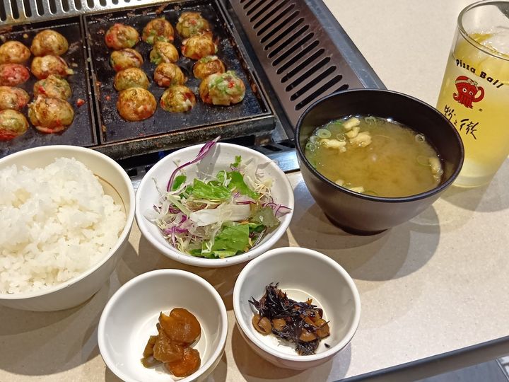 【キッテ大阪】お値打ちランチでほっこり！お友達と楽しむ自分で作るたこ焼きタイム～！