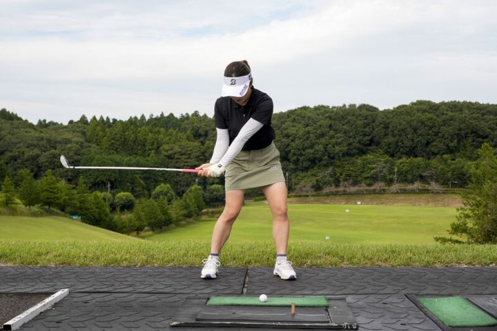 “ティーを高くするだけ”でUTは簡単に打てる！女子プロがレッスン