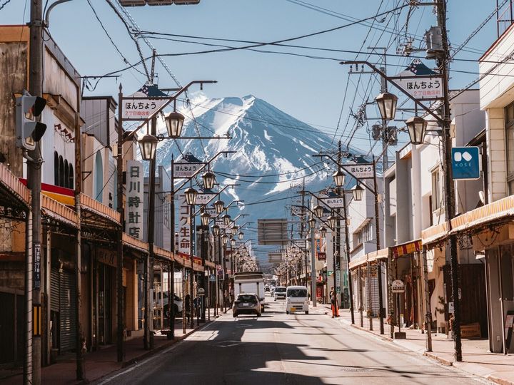 All About ニュース編集部は、全国20～60代の男女250人を対象に「商店街・市場」に関する独自のアンケート調査を実施。好き＆行ってみたい「山梨県の商店街・市場」で1位に選ばれたのは？