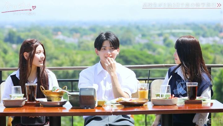 【写真・画像】黒髪ボブ＆ハイソックスがまぶしい清楚系JKの登場に男子が「来てほしかった」人気継続女子メンバーに騒然『今日好き』チェンマイ編第1話 4枚目