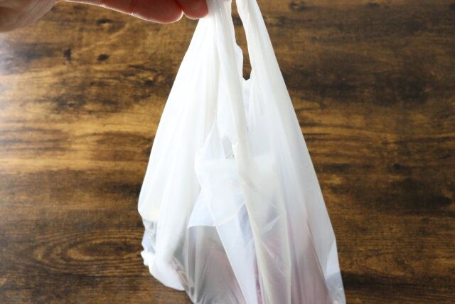ひも付きコンパクト手さげポリ袋 使用例