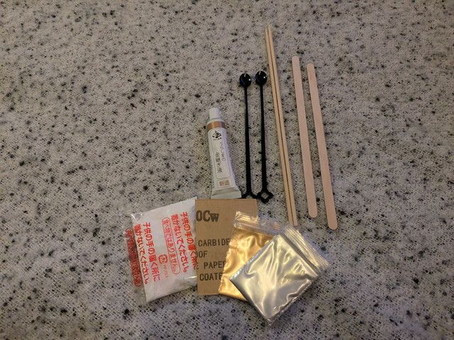 おうちで！はじめての金継ぎの付録道具一式のアップ写真