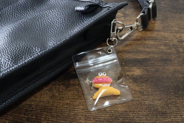 PVCジップバッグミニ ナスカン付き 使用例