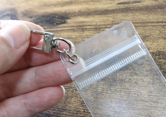 PVCジップバッグミニ ナスカン付き 金具