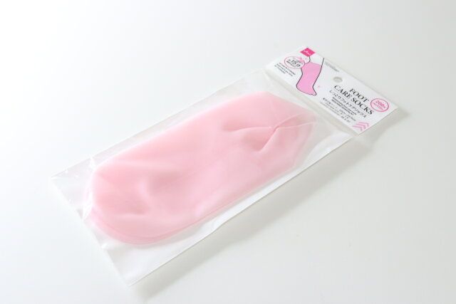 ダイソー しっとりフットケアソックス