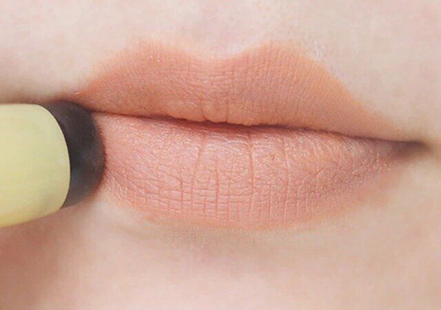 ダイソー シリコーンリップブラシ（キャップ付、A）