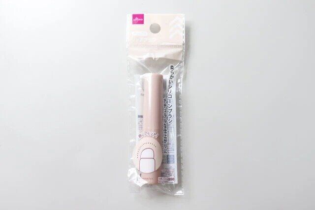 ダイソー シリコーンリップブラシ（キャップ付、A） パッケージ
