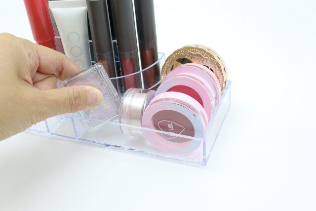 メイクアップスタンド（8仕切り） 使用例