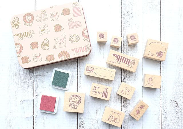 LISA LARSON（R）［リサ・ラーソン］マイキーと仲間たちが大集合 木製スタンプ