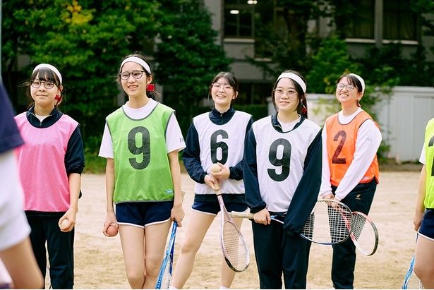 女子聖学院中学校高等学校では、約1カ月間サングラスの試験着用を実施
