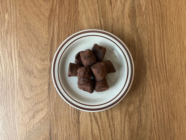 「このパチパチがクセになる！」【無印良品】カカオトリュフ フィジーキャンディを実食レビュー