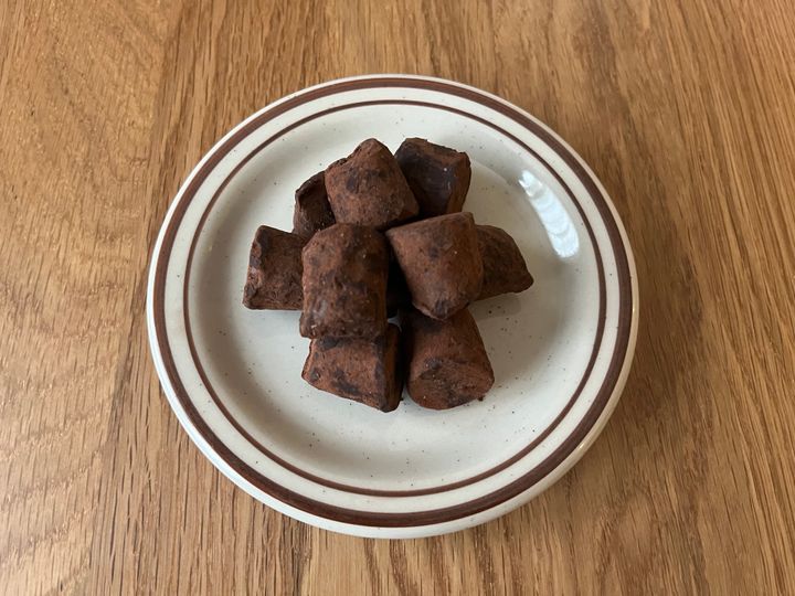 「このパチパチがクセになる！」【無印良品】カカオトリュフ フィジーキャンディを実食レビュー