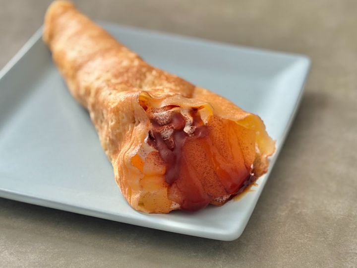 いろんな食感が贅沢！【ファミマ】のりんごクレープがタダものじゃない