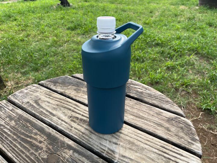 年中手放せない！保冷力抜群の「ペットボトル用保冷ホルダー」