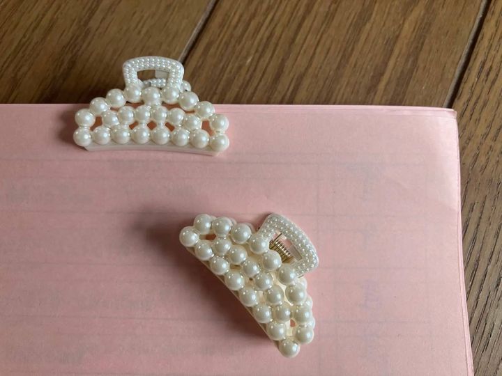 Seria(セリア)：クリップ 2P パール風