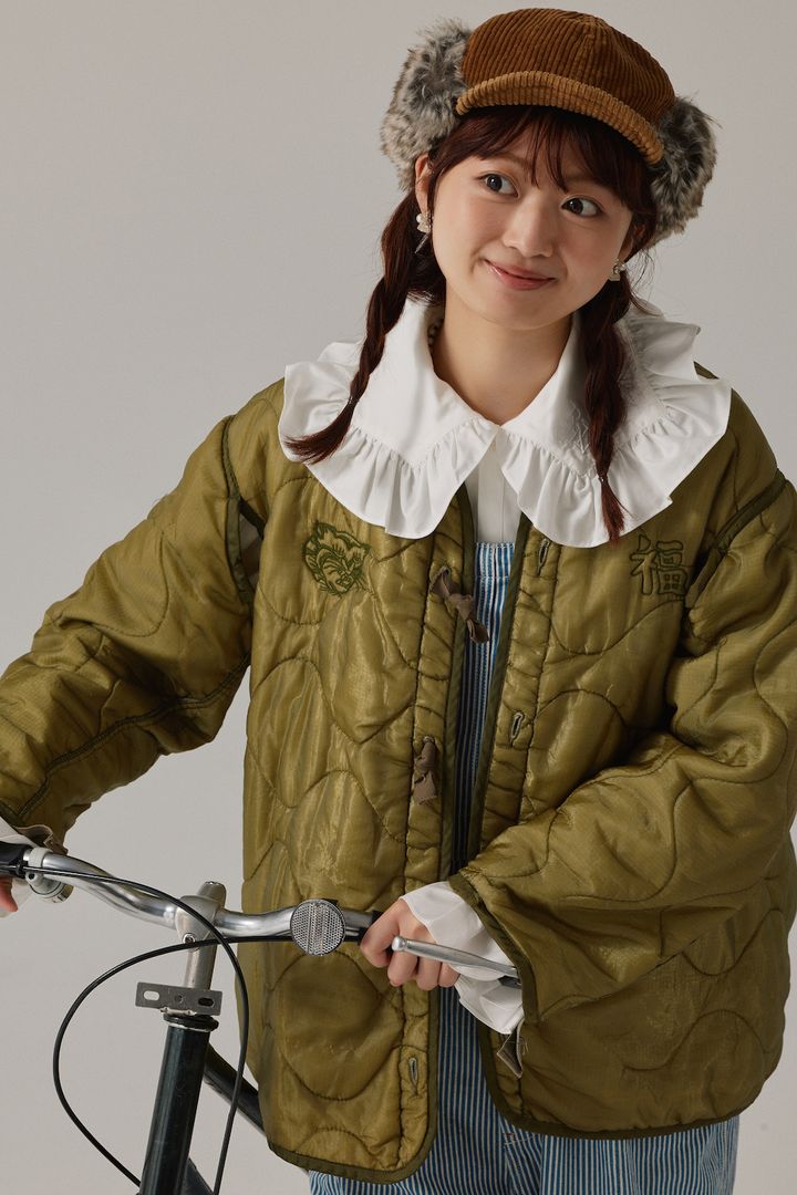 冬の始まりは軽やかなキルティングジャケットで！首元のフリルで甘さをプラス【FUDGE FRIEND おしゃれさんの毎日コーディネート vol.619｜Maruru】