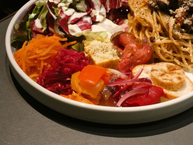 o/sio FUKUOKA 本日のパスタ 前菜8種類